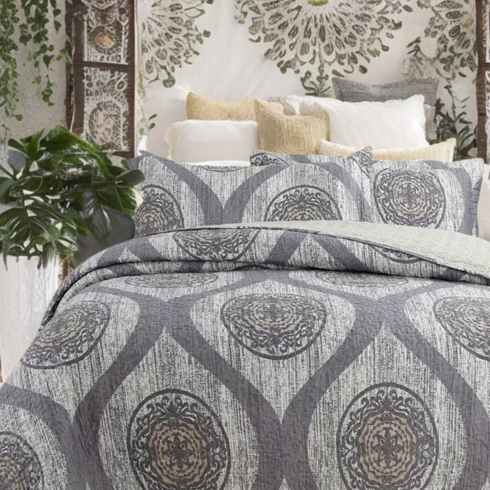 DaDa Bedding Rustic Grey Mosaic Distressed Medallion Reversible Quilted Bedspread Set (SD16299)