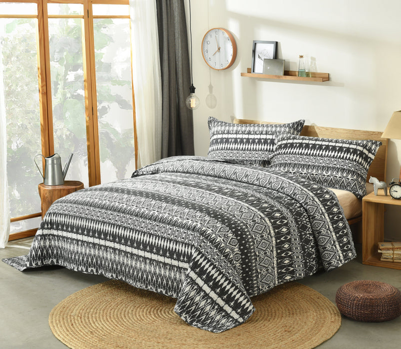 DaDa Bedding Aztec Geometric Stripes Quilted Coverlet Bedspread Set - Black & White Print (C14800-1) - DaDa Bedding Collection