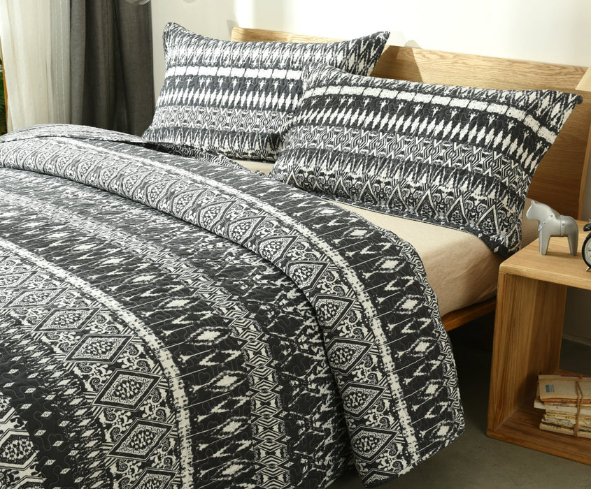 DaDa Bedding Aztec Geometric Stripes Quilted Coverlet Bedspread Set - Black & White Print (C14800-1) - DaDa Bedding Collection